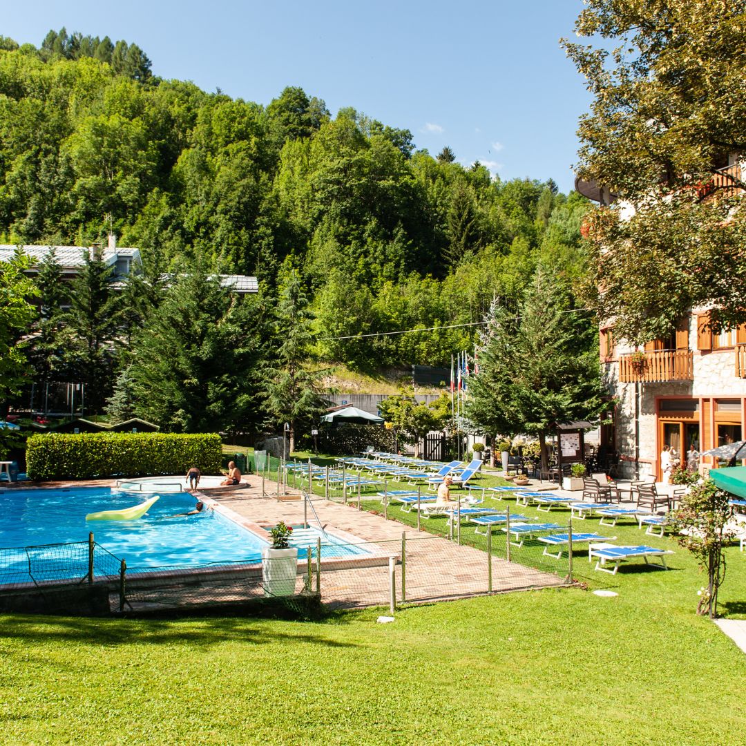 hotel limone piemonte con piscina